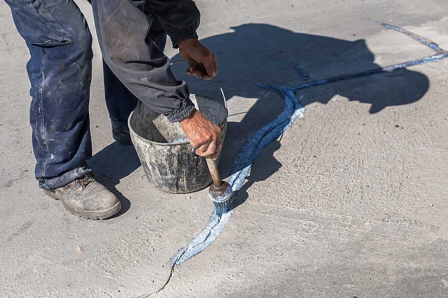 Concrete Crack Filling vs Sealing